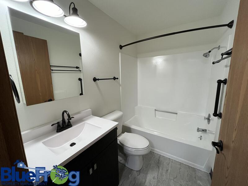 644 Woodlawn Dr property image