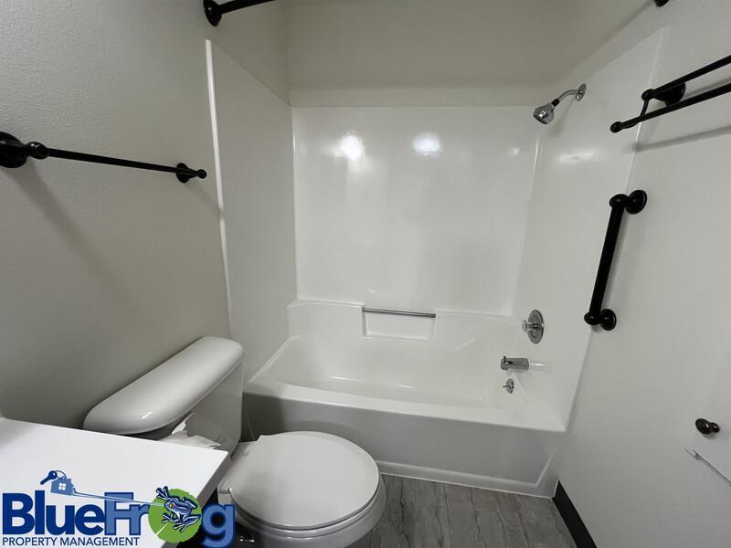 644 Woodlawn Dr property image