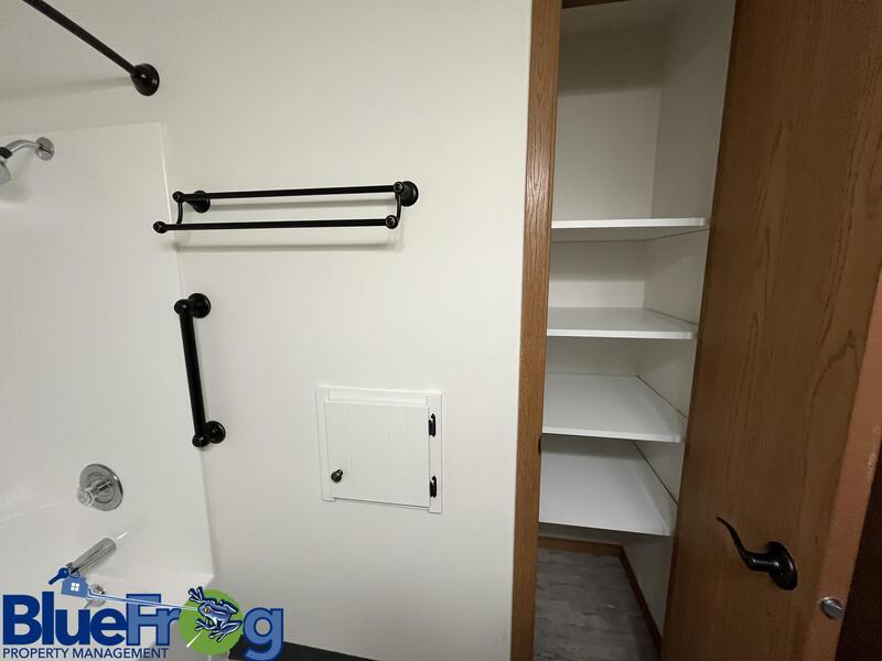 644 Woodlawn Dr property image