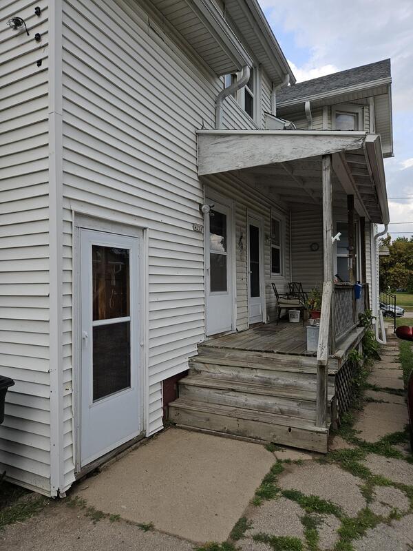 425 Monroe Street - Upper property image