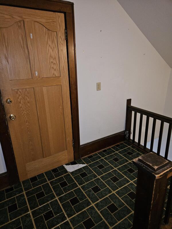 425 Monroe Street - Upper property image