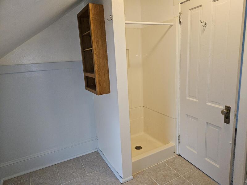 425 Monroe Street - Upper property image