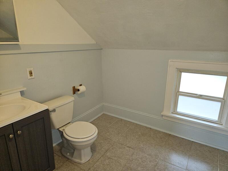 425 Monroe Street - Upper property image