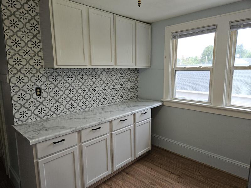 425 Monroe Street - Upper property image