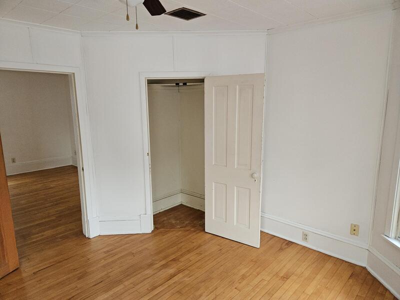 425 Monroe Street - Upper property image