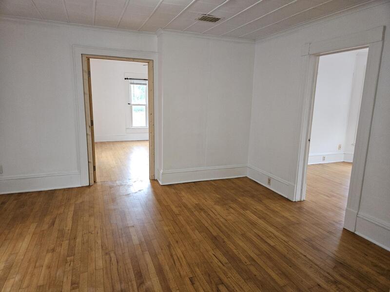 425 Monroe Street - Upper property image