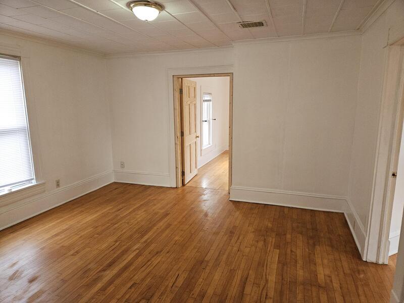 425 Monroe Street - Upper property image