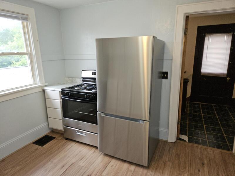 425 Monroe Street - Upper property image