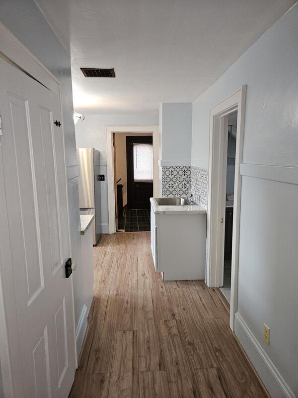 425 Monroe Street - Upper property image