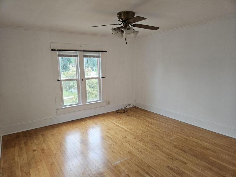 425 Monroe Street - Upper property image