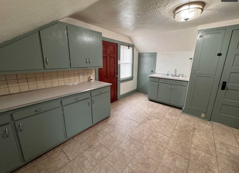 1527 Indiana Avenue property image