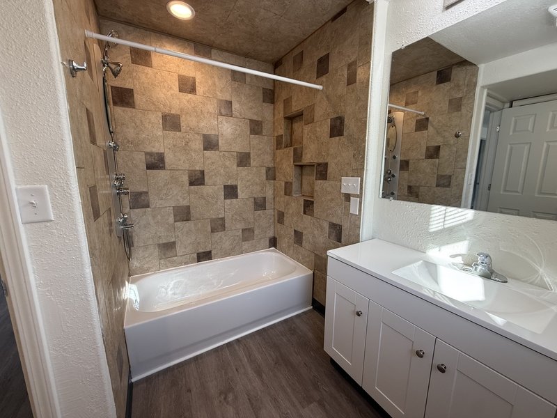 924 N 10th property image