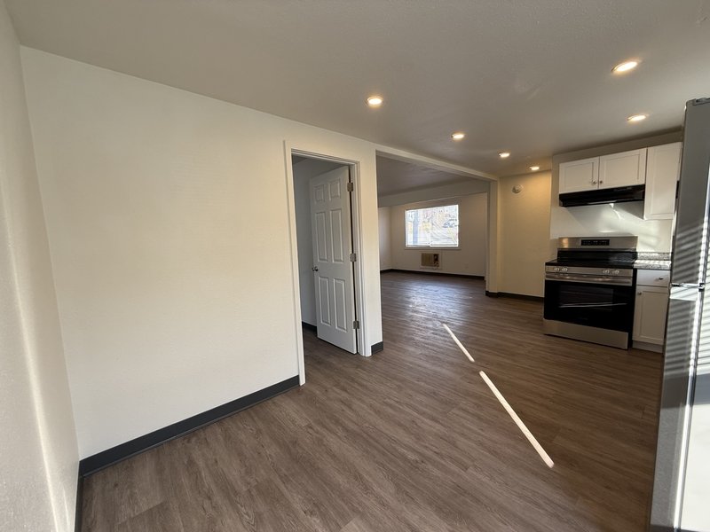 924 N 10th property image