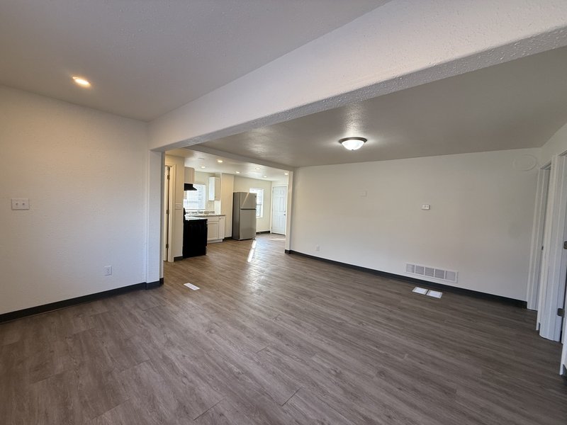 924 N 10th property image