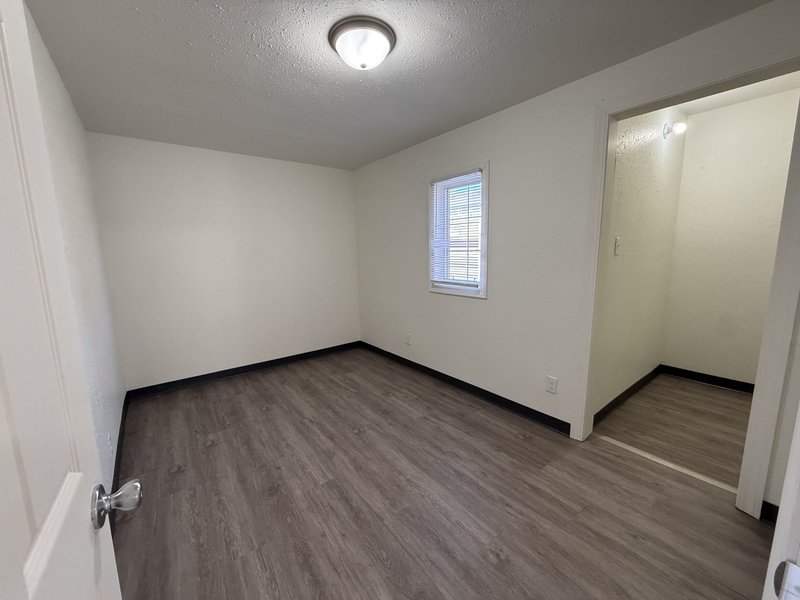 924 N 10th property image