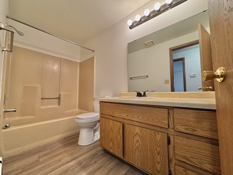 1721 Lenwood Avenue Unit 10 property image