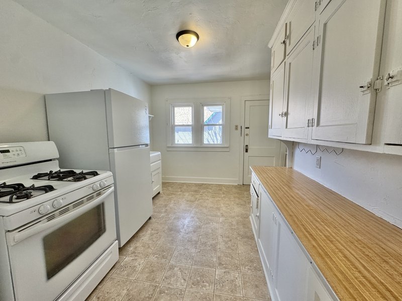 701 North Chestnut Avenue Upper property image