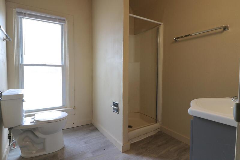 423 Draper Street - 423 1/2 property image