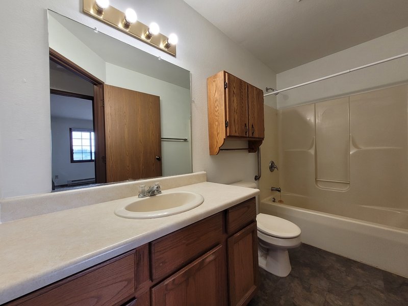 230 Robbins Street - 8 property image