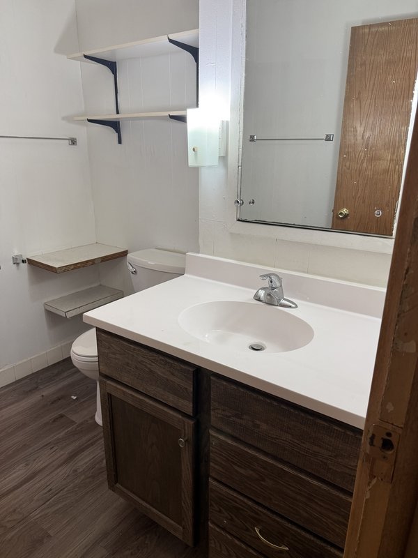 929 Jackson St - Upper property image