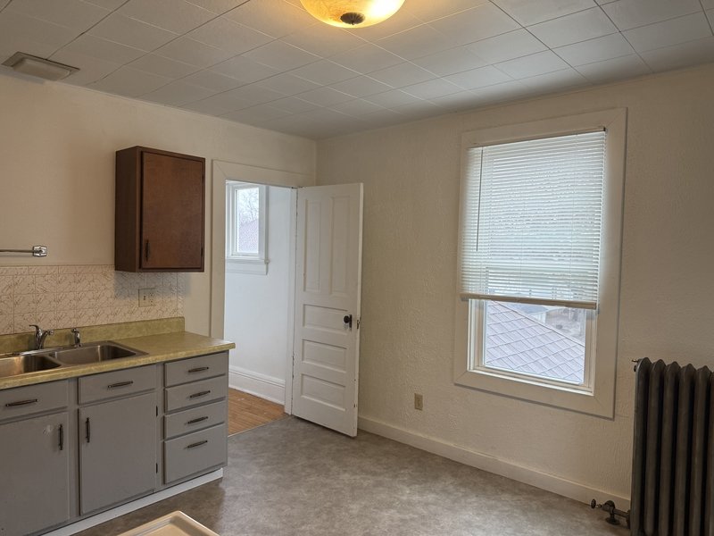 929 Jackson St - Upper property image