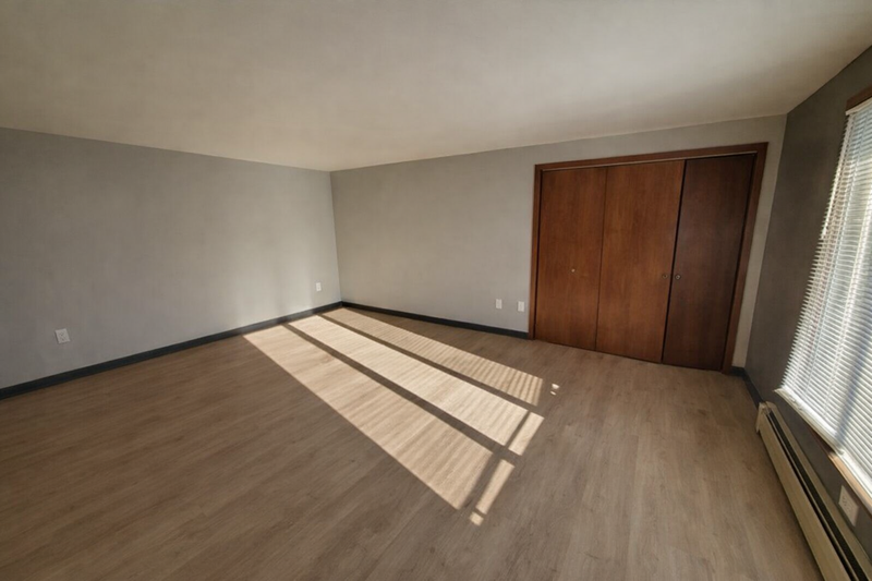 401 South Van Buren Street - 3 property image