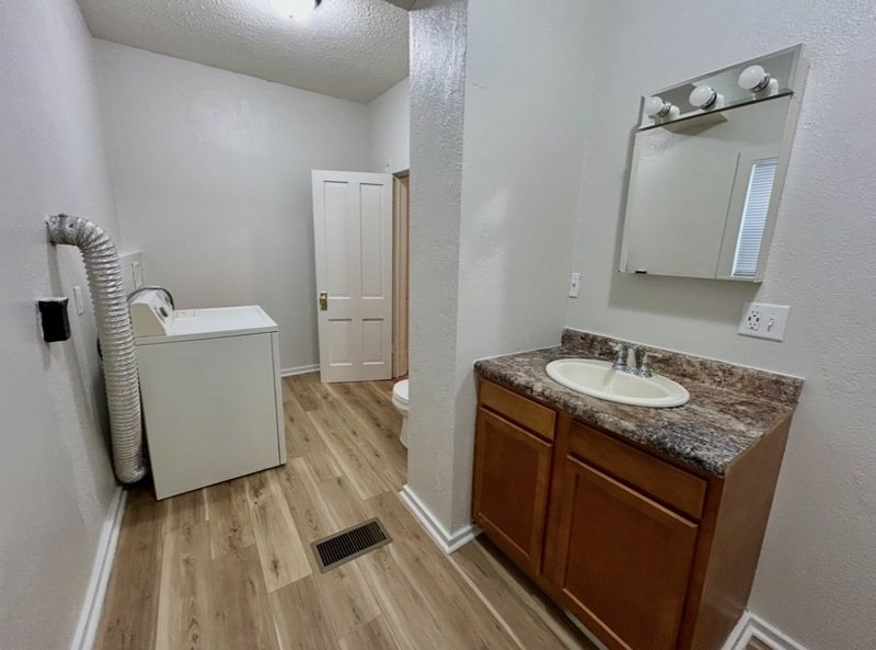 402 West 14th Avenue - Upper property image