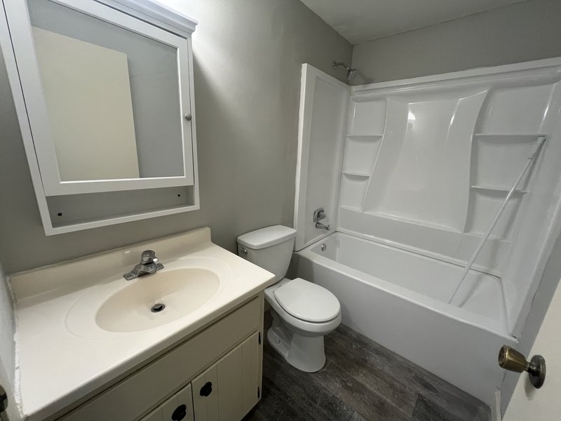 2528 Camelot Boulevard Unit A property image