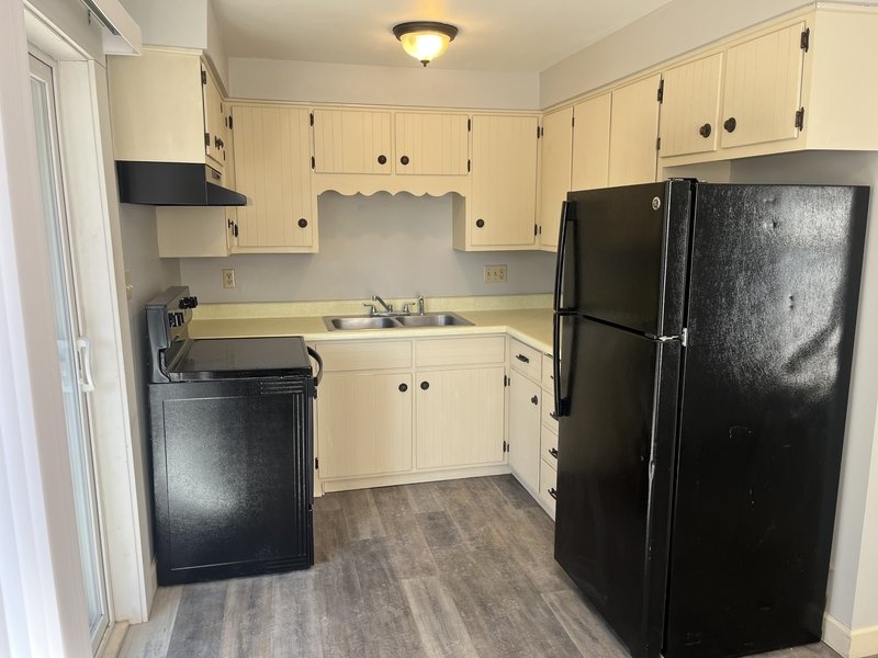 2528 Camelot Boulevard Unit A property image