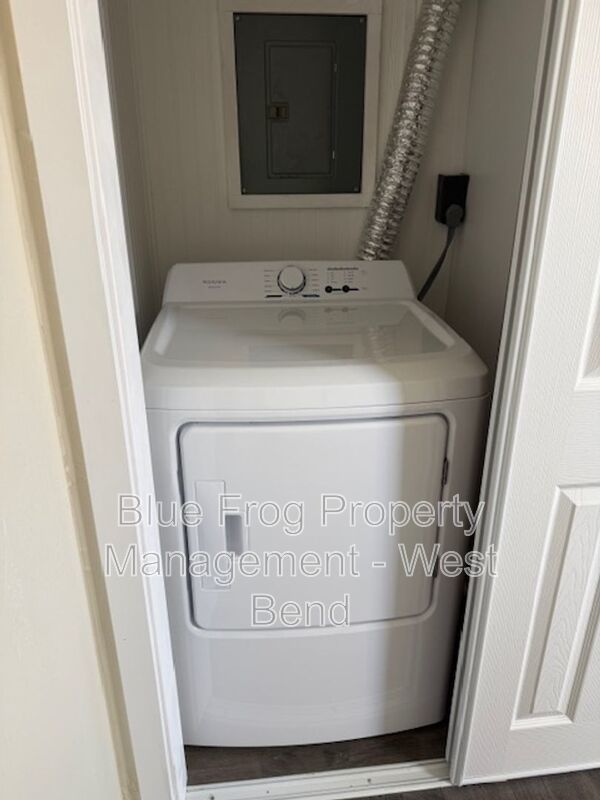 Updated 3 Bed for Rent in Downtown West Bend property image