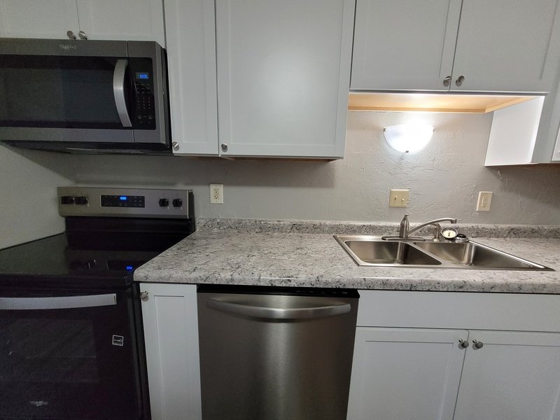 1303 Morris Avenue - 8 property image