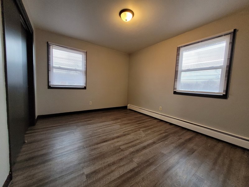 1303 Morris Avenue - 8 property image