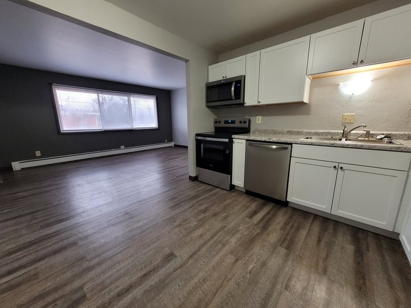 1303 Morris Avenue - 8 property image