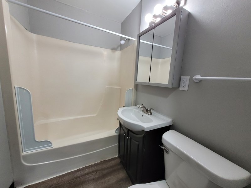 1303 Morris Avenue - 8 property image