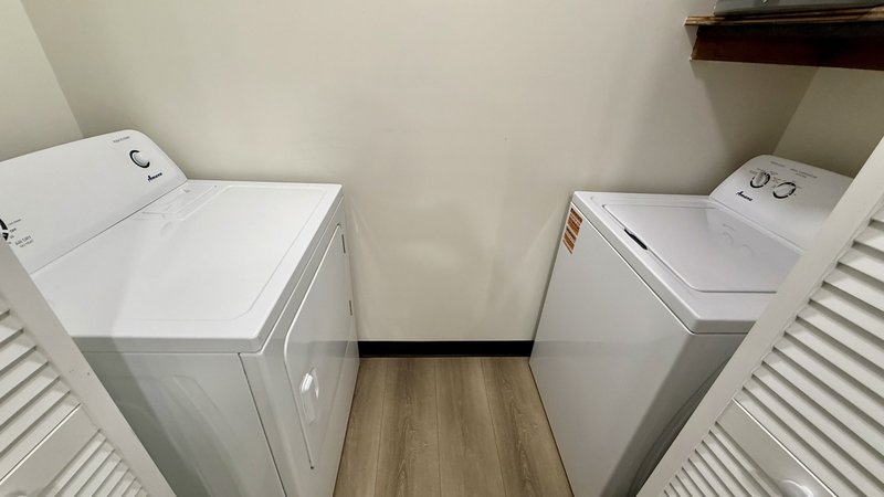 1818 School Street - a property image