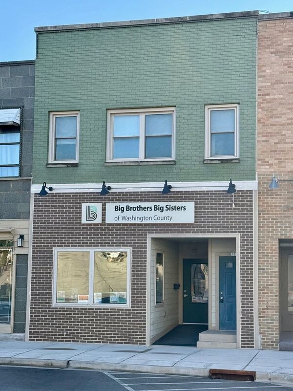 Updated 3 Bed for Rent in Downtown West Bend property image