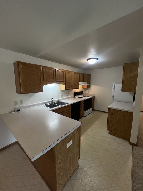 2 Bedroom / 2 Bath Unit with Attached Garage property image