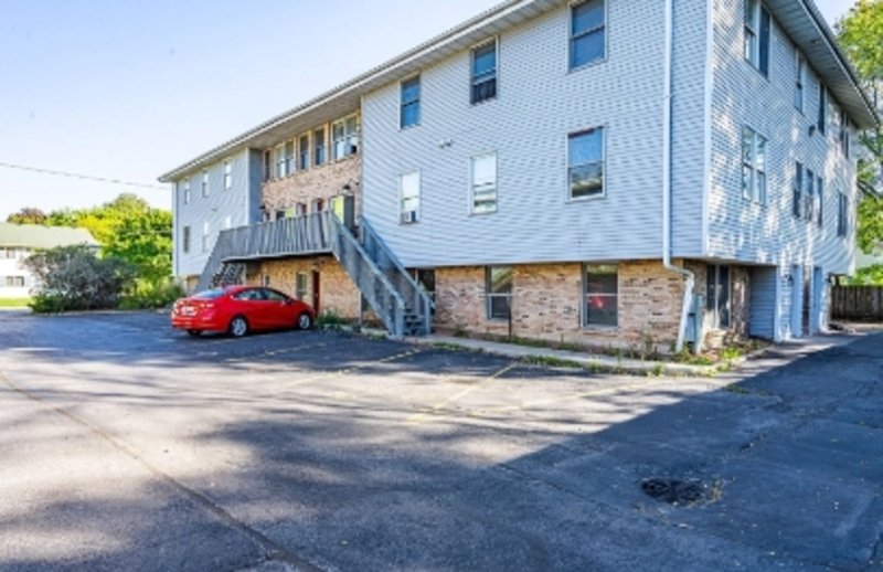 825 Wisconsin Street - 2C property image