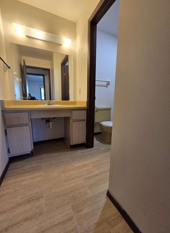 175 S National Ave. 5 English Meadows Apts property image