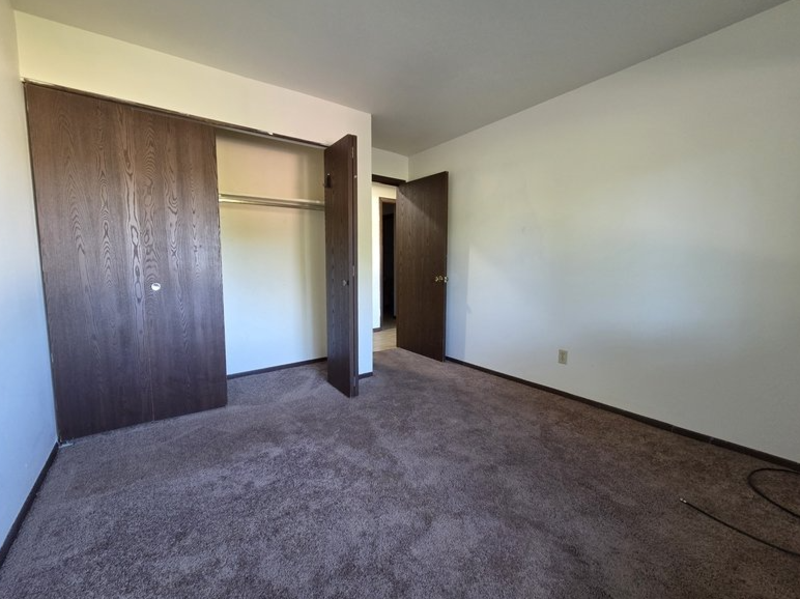 175 S National Ave. 5 English Meadows Apts property image
