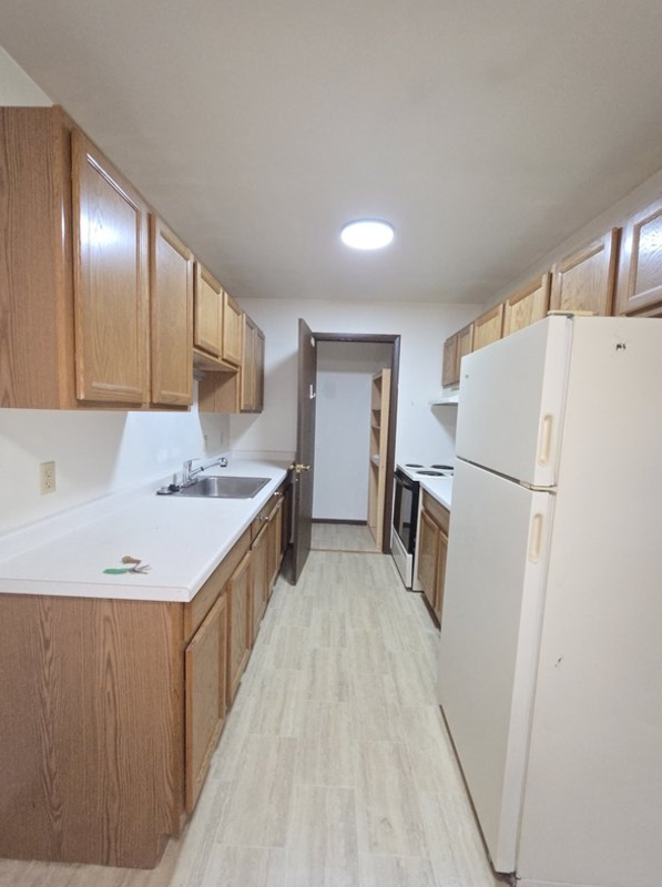 175 S National Ave. 5 English Meadows Apts property image