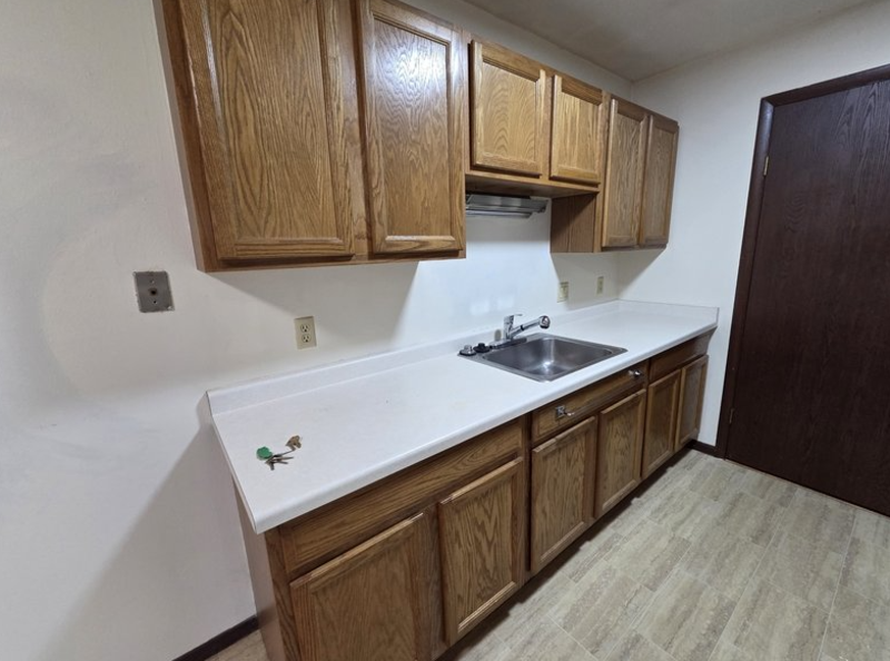 175 S National Ave. 5 English Meadows Apts property image