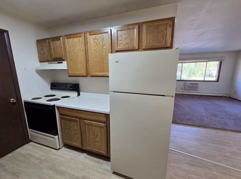 175 S National Ave. 5 English Meadows Apts property image