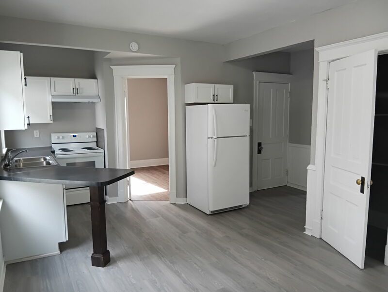 1702 South 10th Street - Lower property image