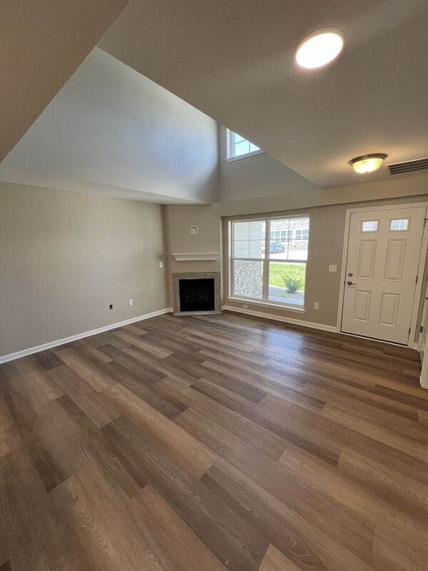 50+ Community 2 bedroom / 2 bath Condo! property image