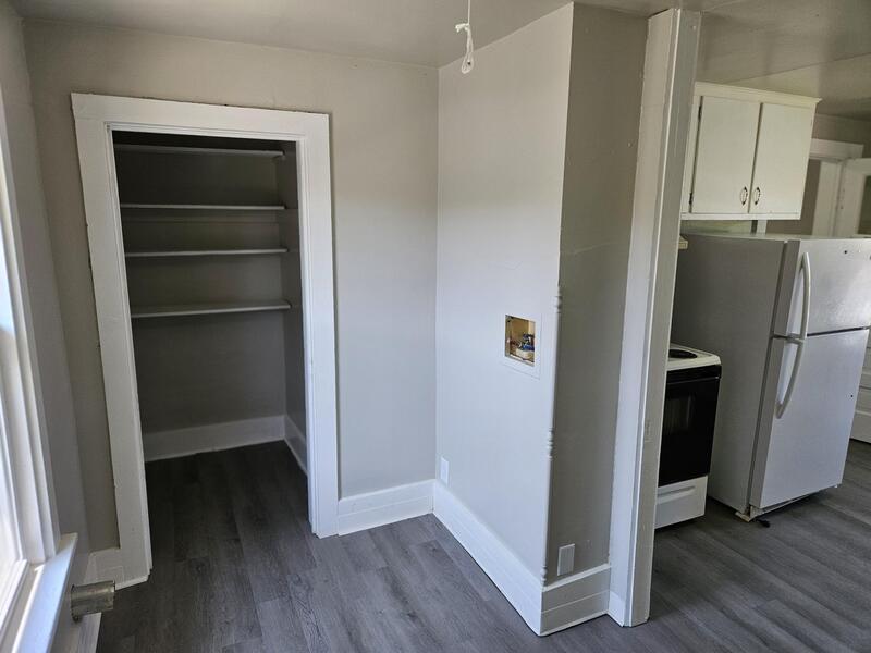 526 Newbury Street - Upper property image