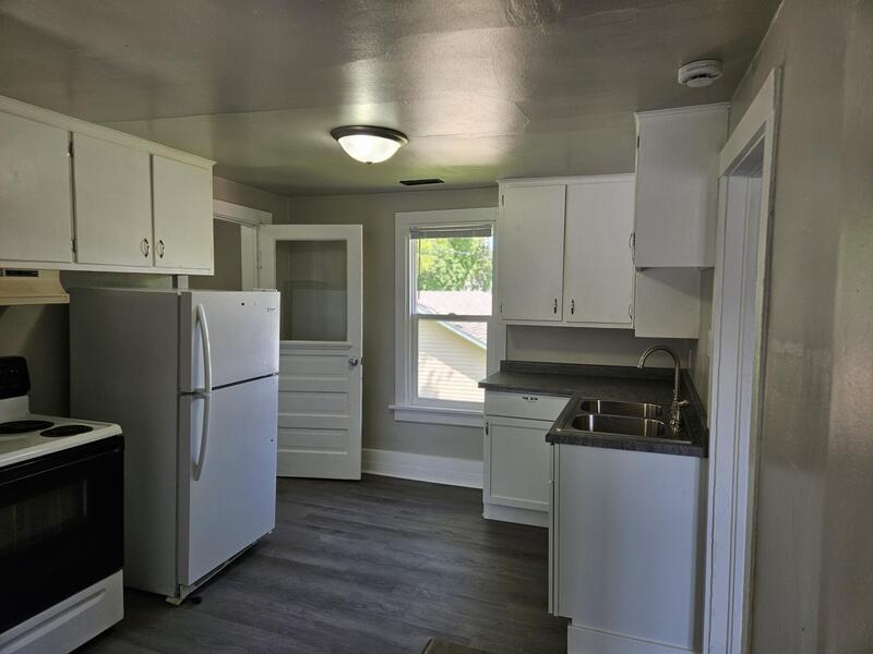 526 Newbury Street - Upper property image