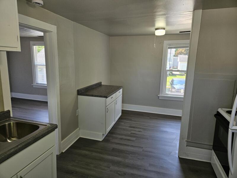 526 Newbury Street - Upper property image