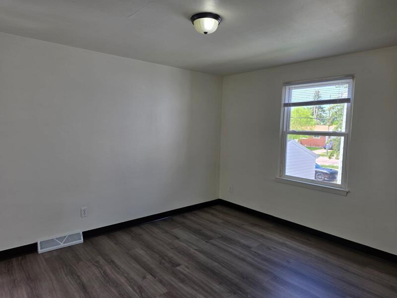 1095 Gillingham Road - D property image