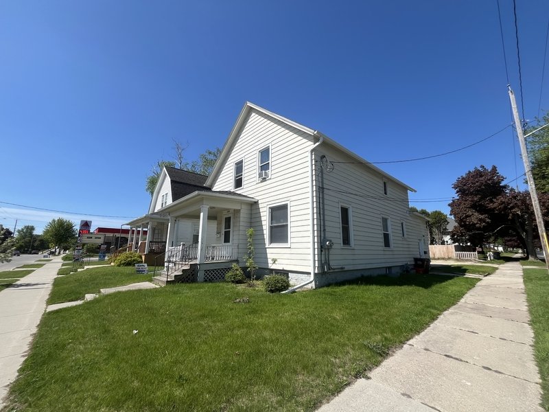 1702 South 10th Street - Lower property image